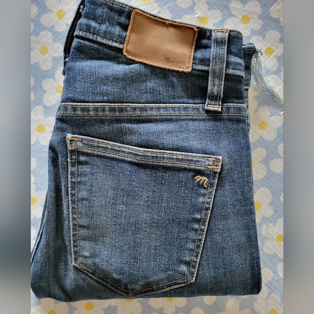 Madewell size 25 High-Rise Distressed Straight Leg Jeans
